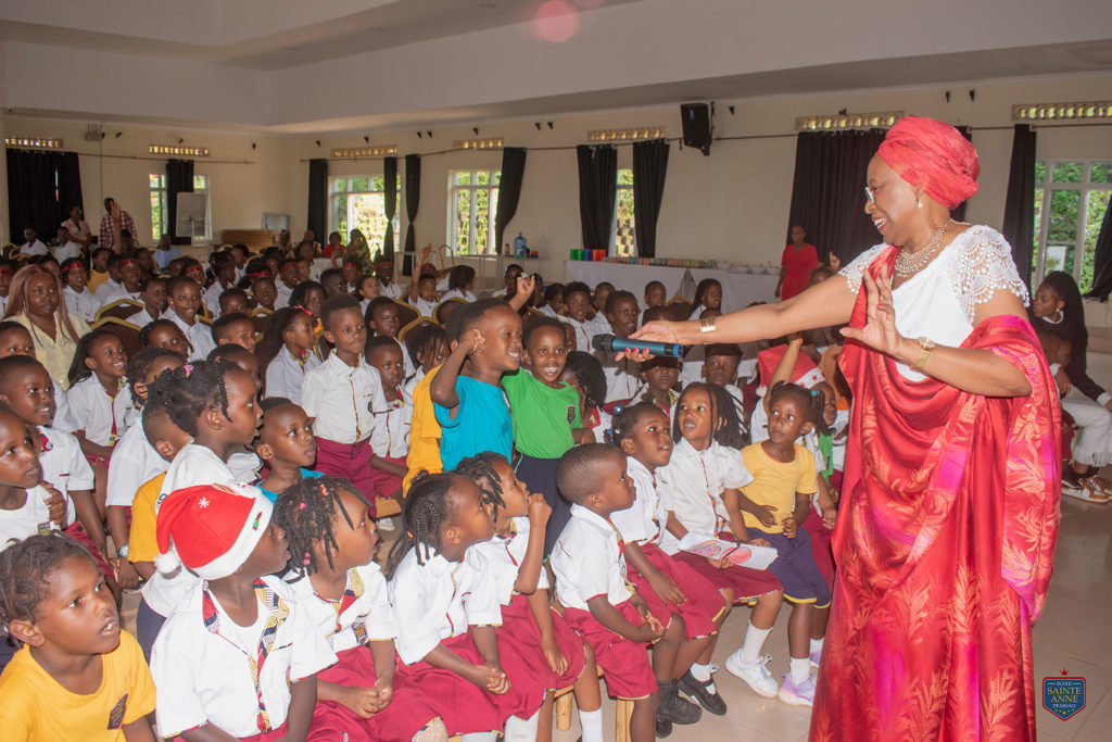 Maggy-St-Anne-students